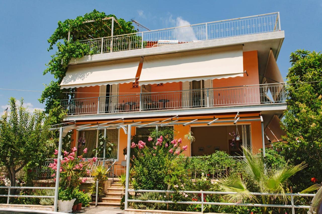 Hotel Loula Rooms And Apartments กาเมนาวูร์ลา ภายนอก รูปภาพ